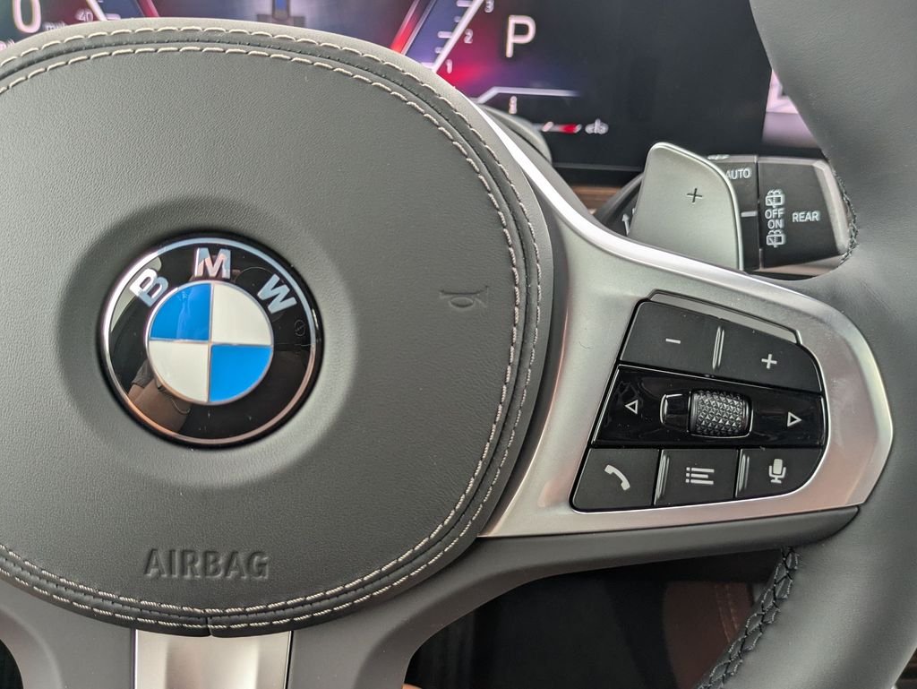 New 2026 Manhattan Green Metallic BMW xDrive40i image 15