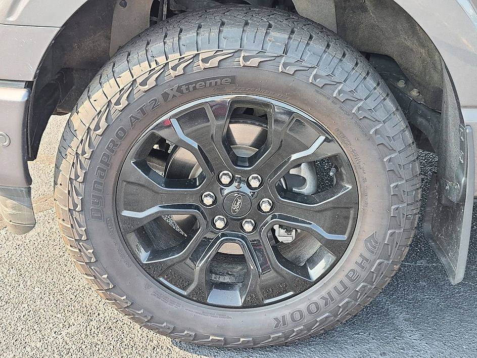 Used 2023 Gray Metallic Ford Platinum image 12