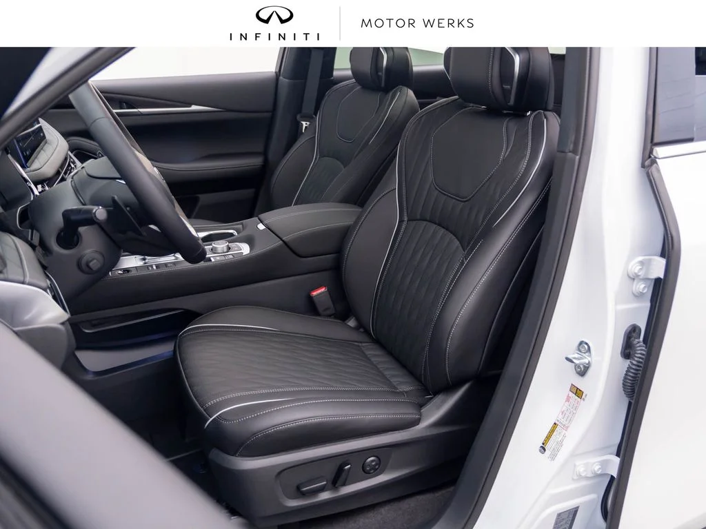 New 2027 2T RAD WHT INFINITI Autograph AWD image 16