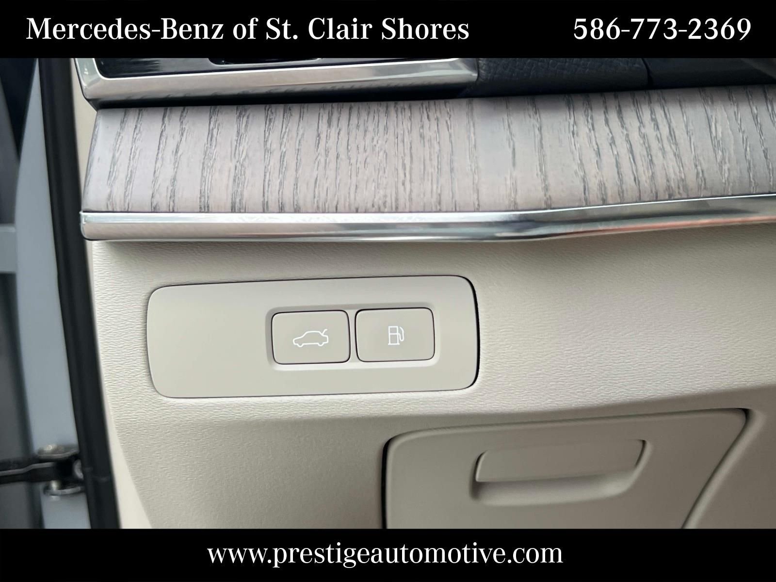 Used 2024 Gray Volvo T8 Plus Bright Theme 7 Passenger image 25