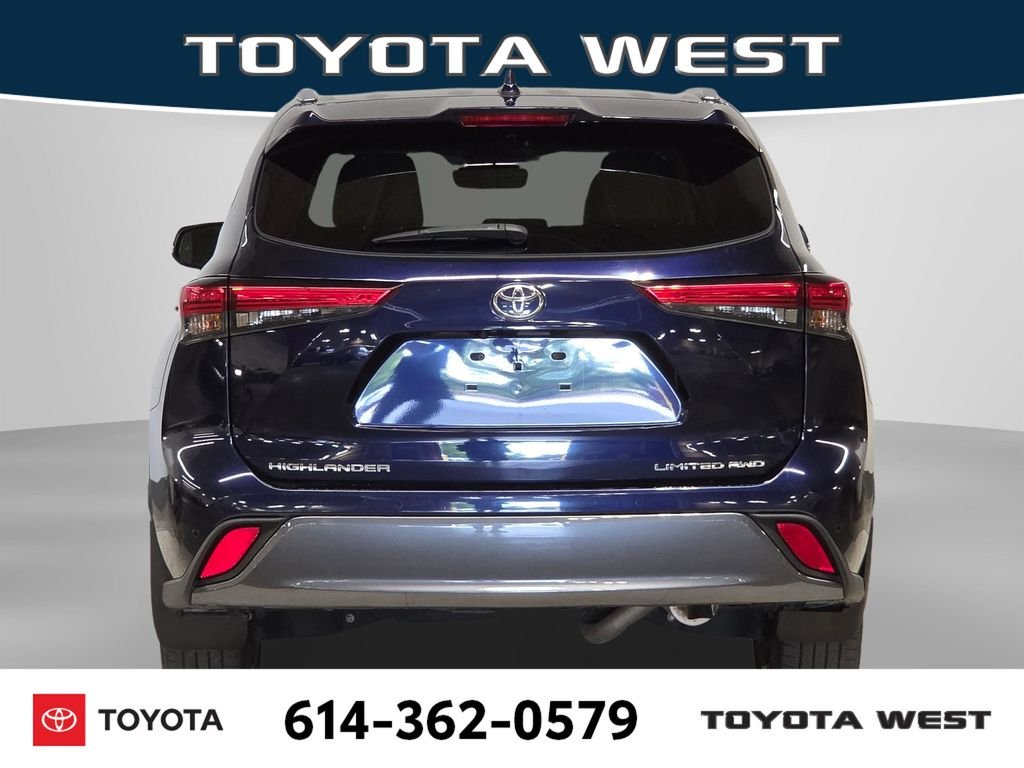Used 2021  Toyota Limited image 8