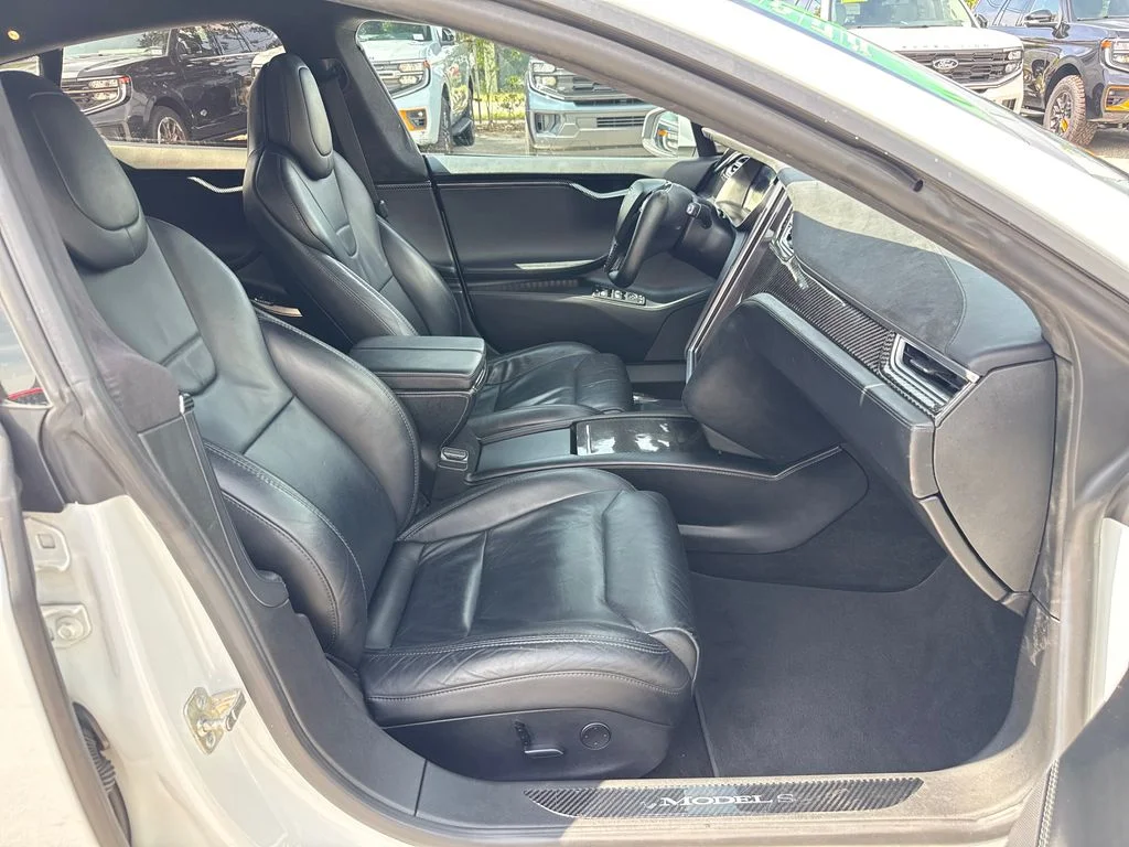 Used 2017  Tesla 75 image 22