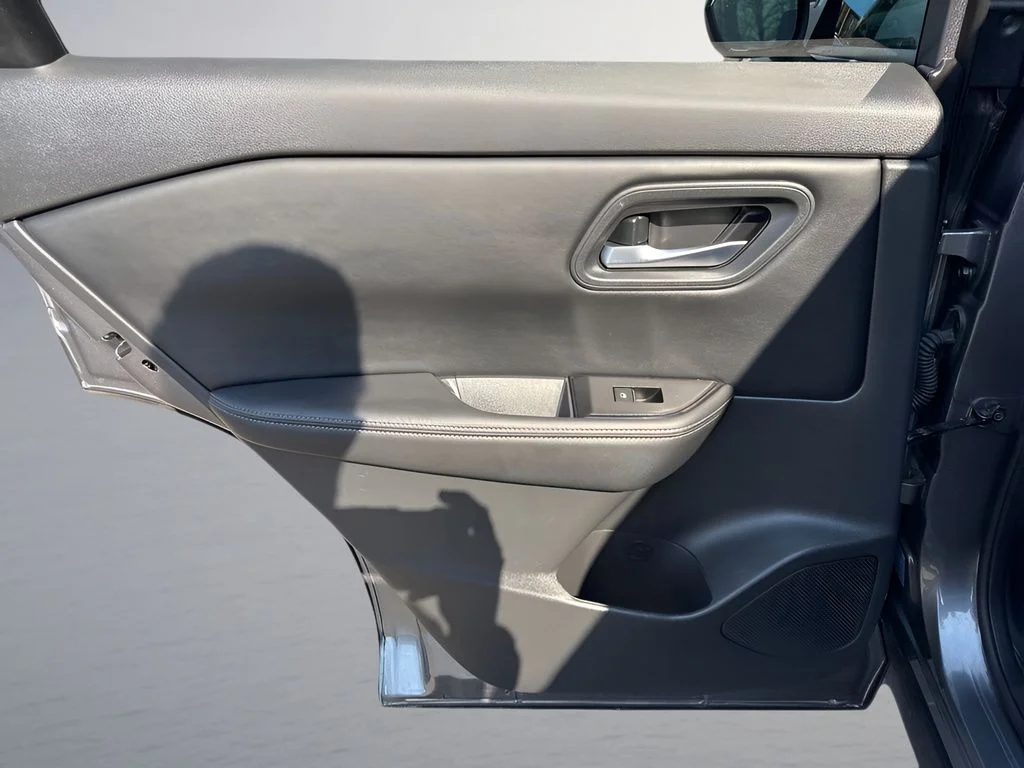 Used 2025 Gray Nissan SV image 26