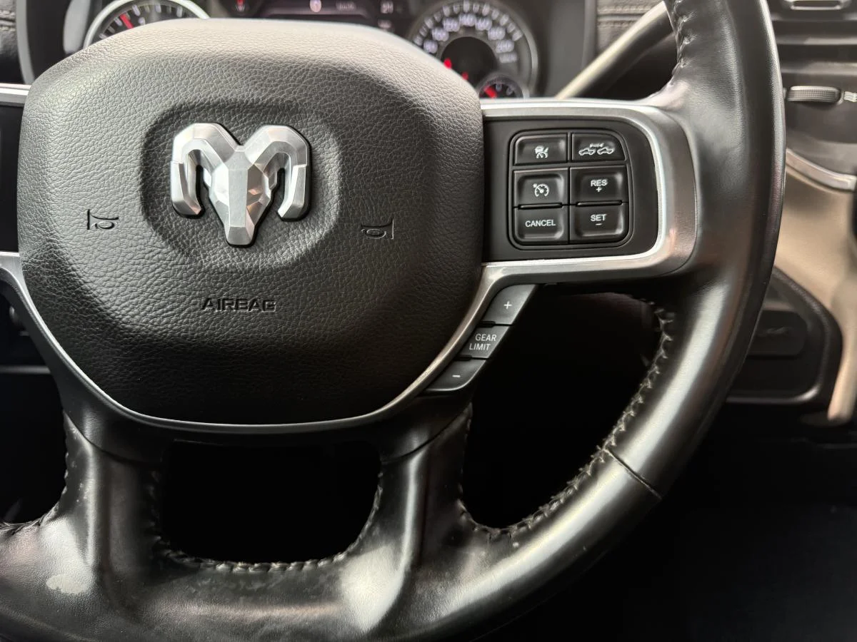 Used 2021 White RAM Laramie Crew Cab Swb image 29