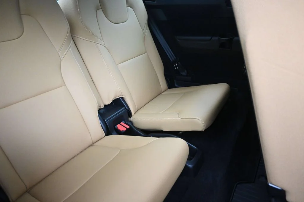 Used 2017 Blue Volvo T6 Momentum image 11