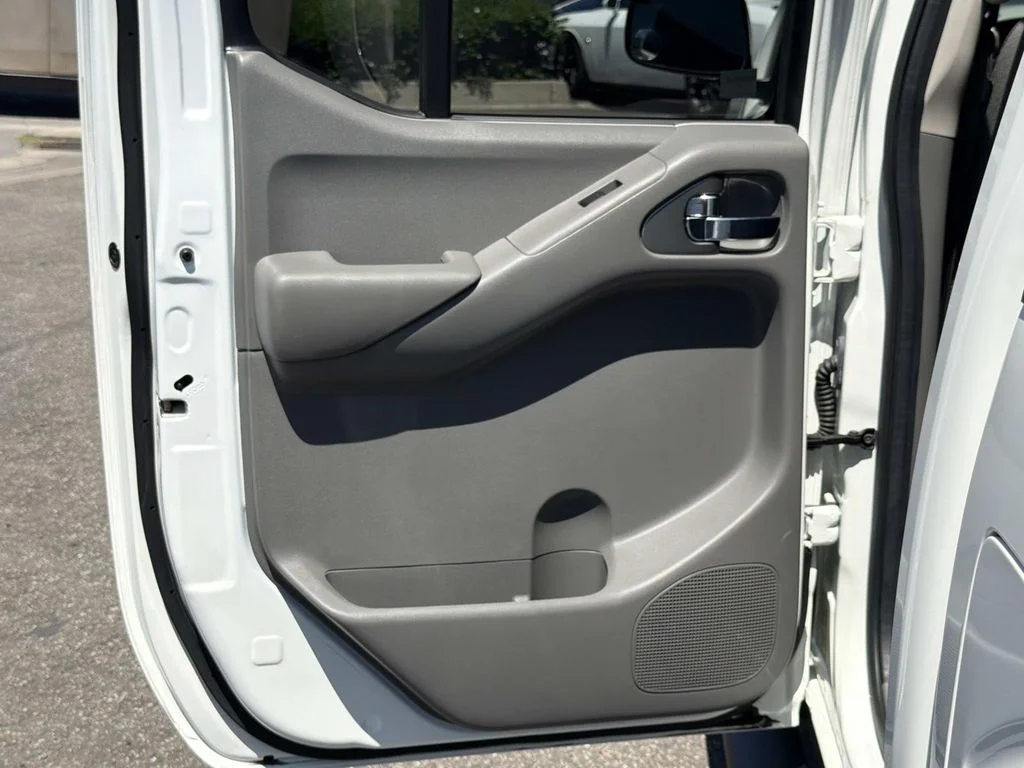 Used 2021 Glacier White Nissan SV image 23