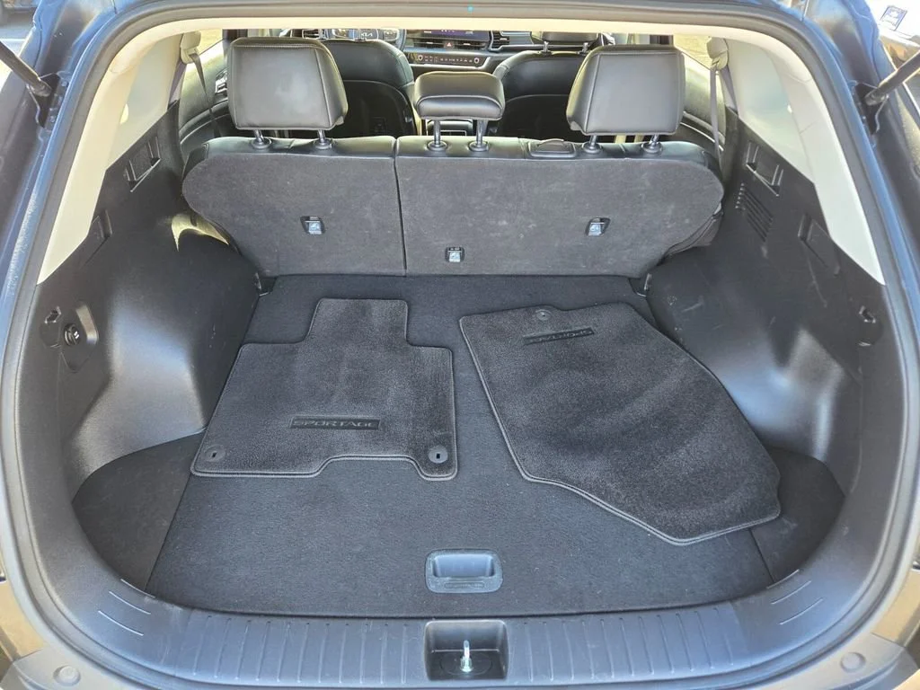 Used 2023 Fusion Black Kia EX image 13