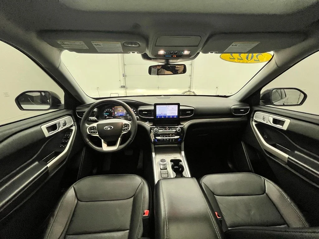 Used 2022 Silver Ford Limited image 4