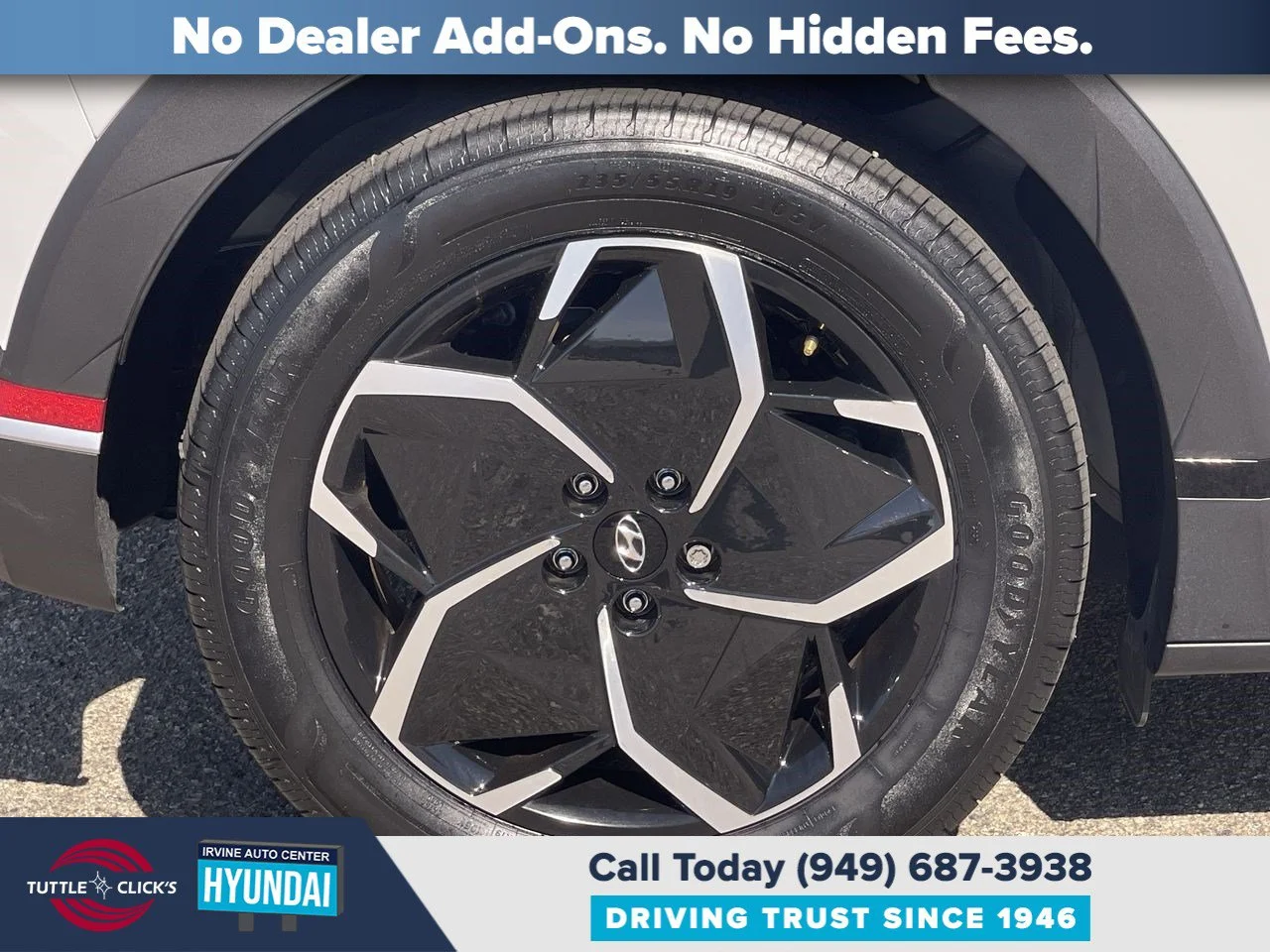 Used 2024 CYBER GRAY HYUNDAI SEL image 20