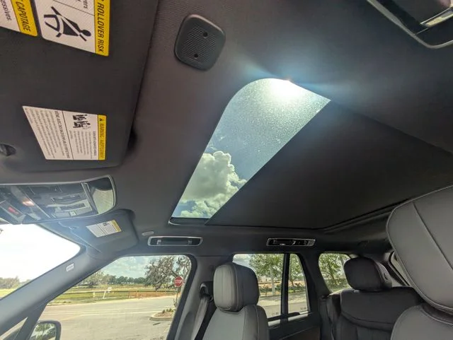2025 Land Rover Range Rover SE - Photo 24