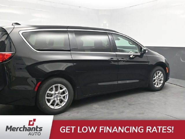 Used 2024 Black Chrysler Touring L image 8