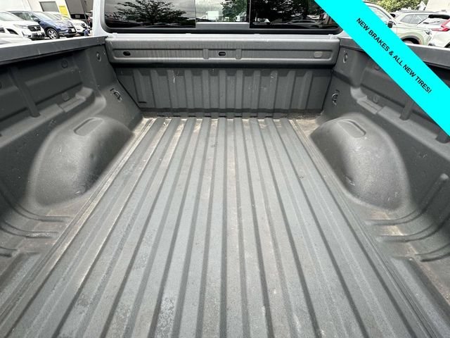 Used 2022 Gray GMC Elevation image 29