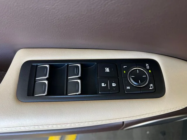 Used 2016 Satin Cashmere Metallic Lexus 350 image 32