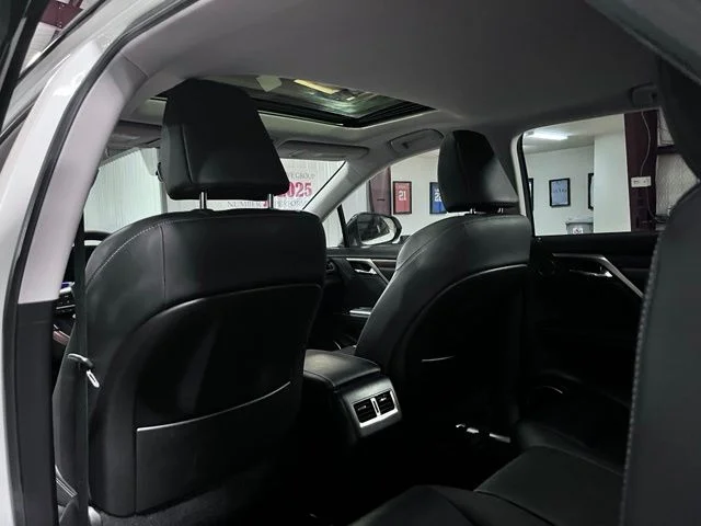 Used 2022 White Lexus 350L image 11