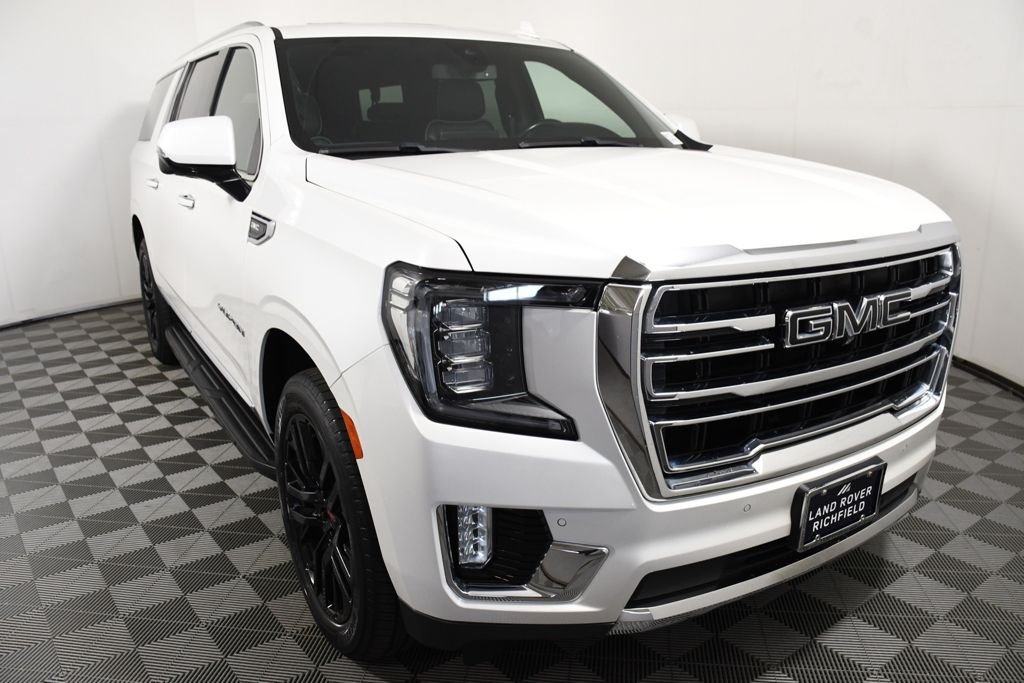 Used 2022 White Frost Tricoat GMC SLT image 9