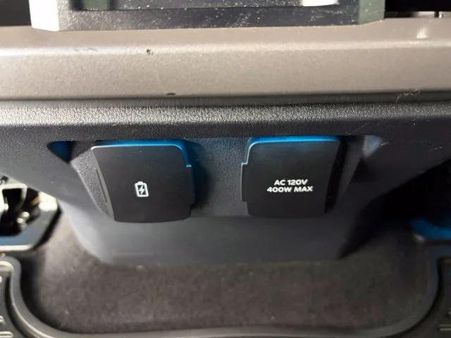 Used 2023 Silver Ford Lariat image 18