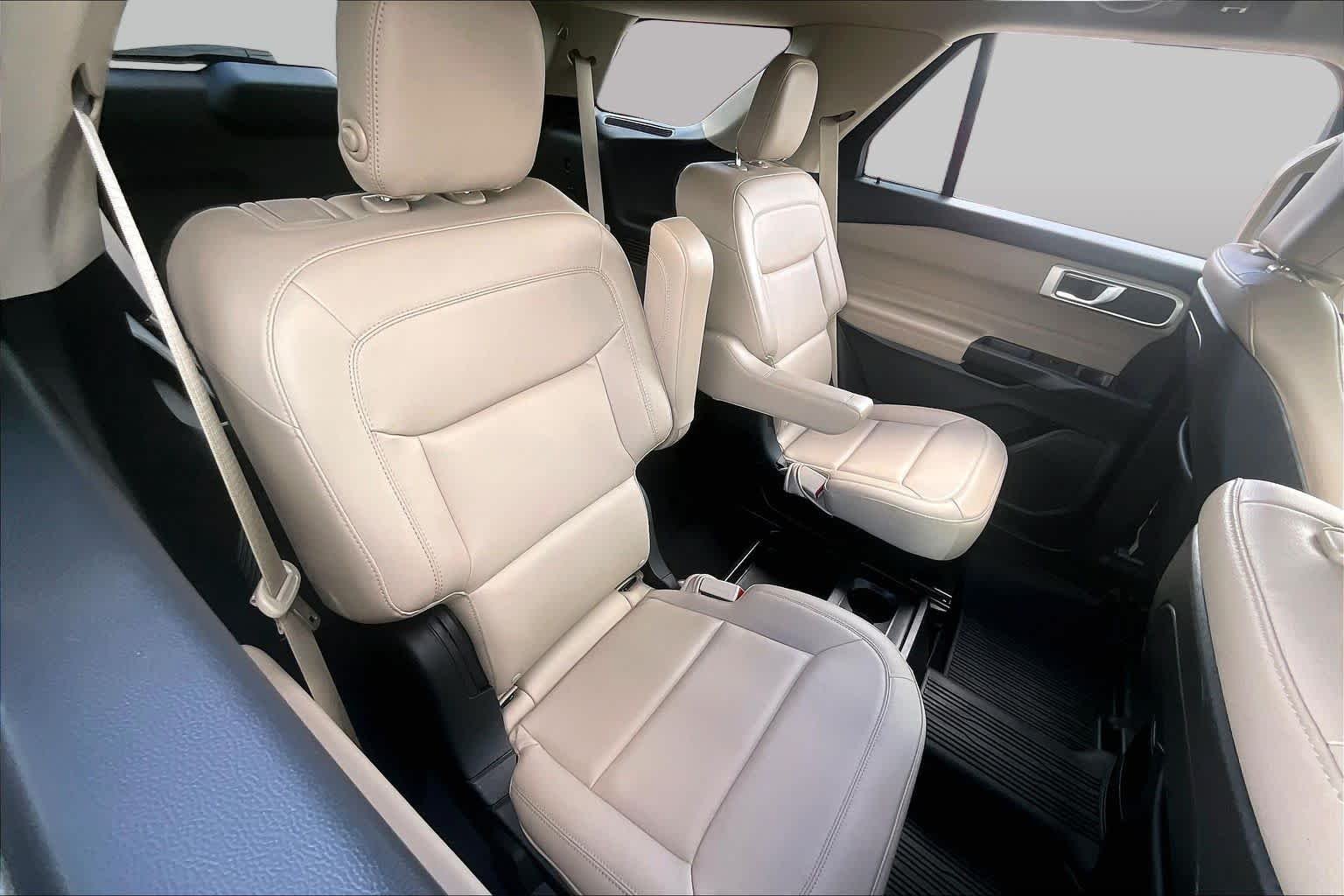 Used 2020 Agate Black Metallic Ford XLT image 17