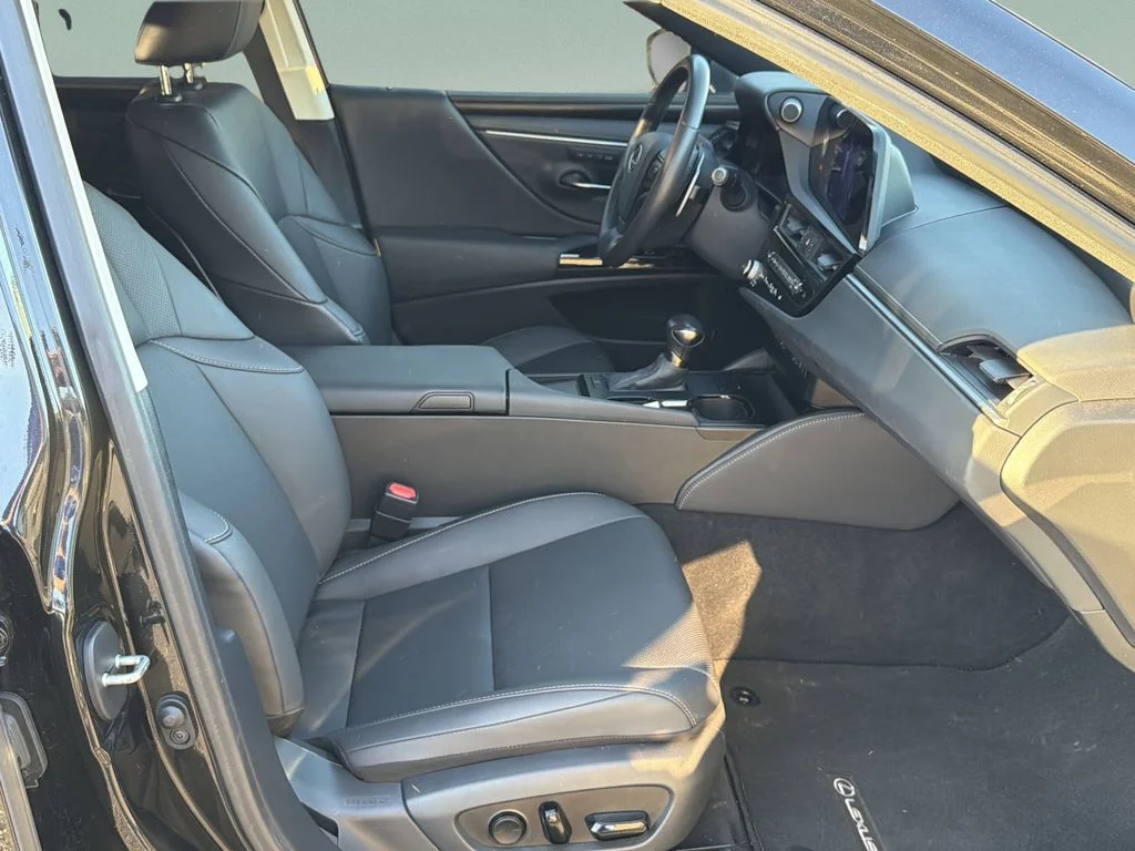 Used 2024 Black Lexus 350 image 28