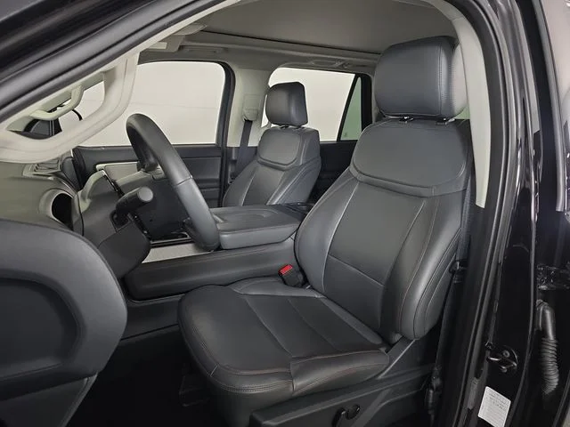 Used 2025 Black Metallic Ford Active image 17