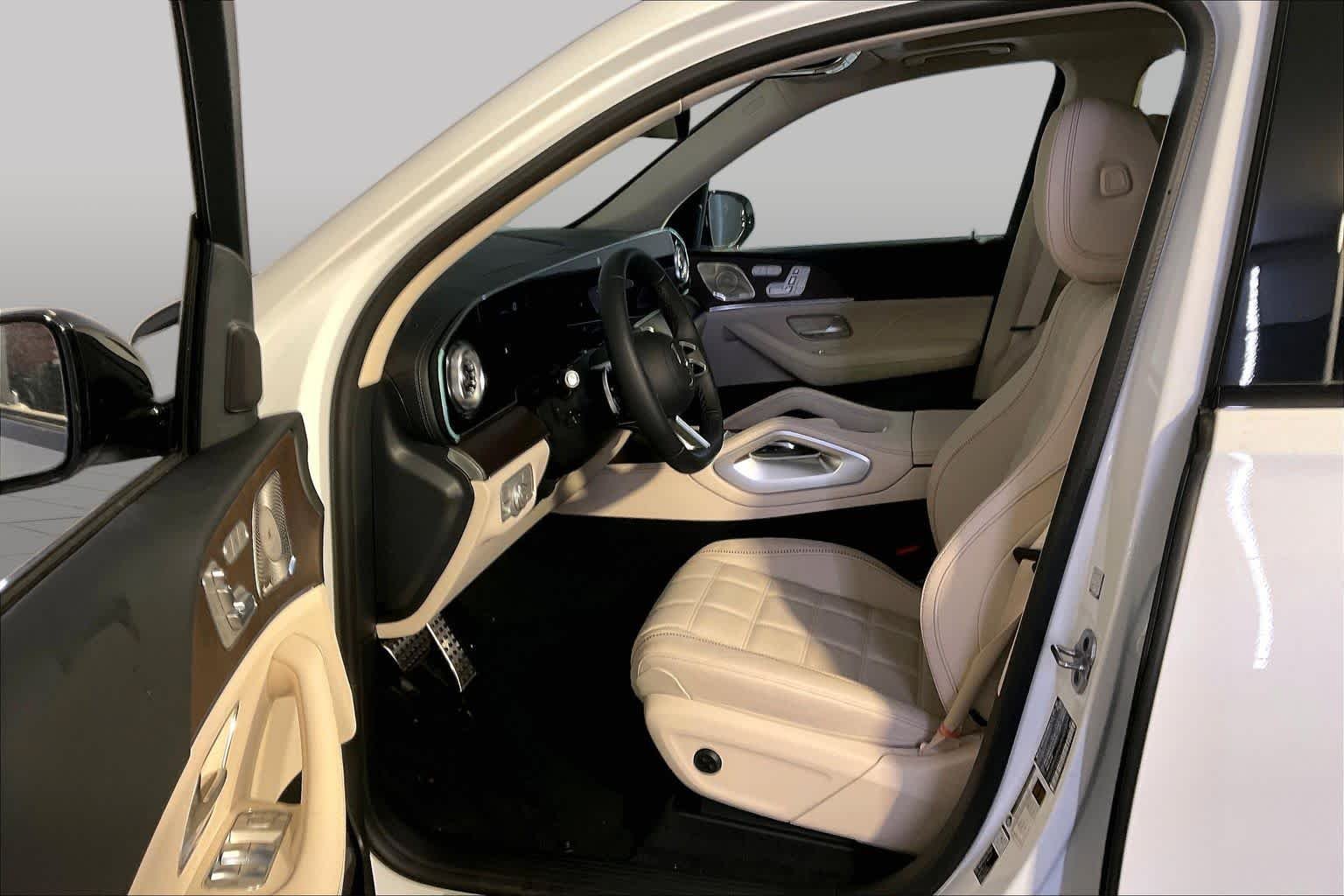 New 2027 MANUFAKTUR Moonlight White Metallic Mercedes-Benz GLE 450 image 13