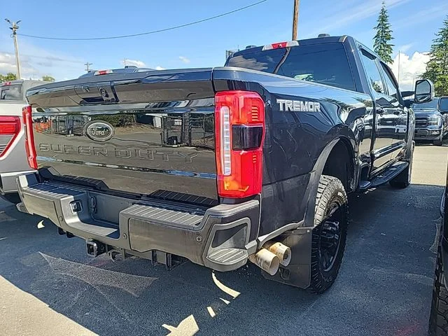 Used 2025 Black Ford Lariat image 2