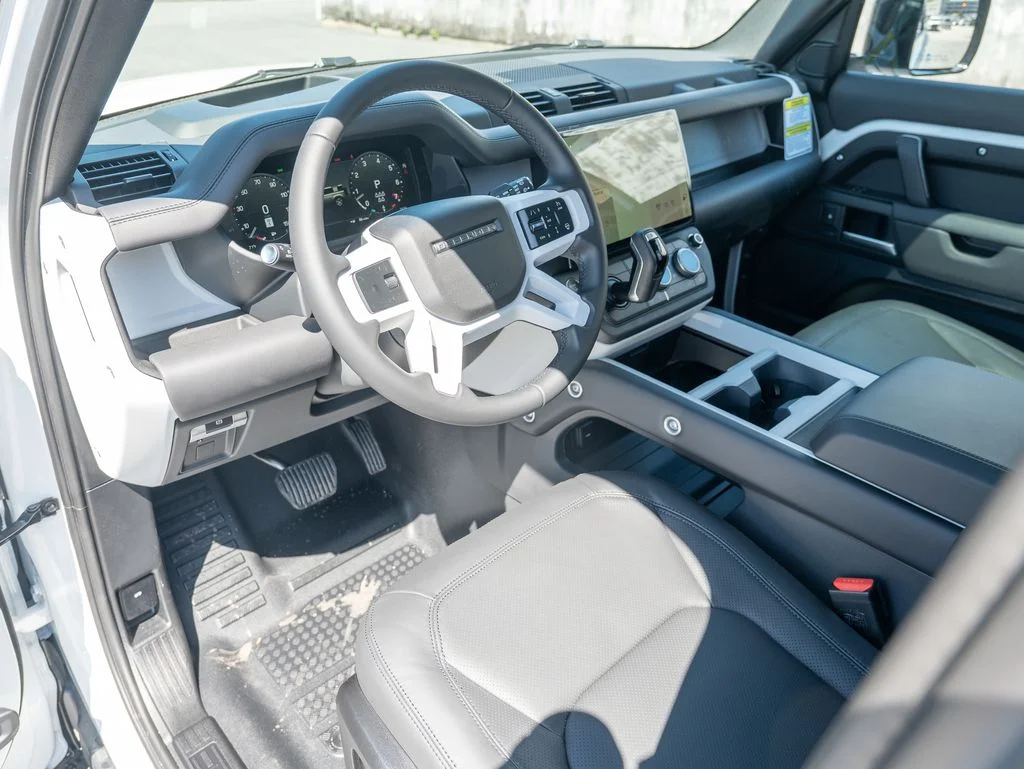 2026 Land Rover Defender X-Dynamic SE - Photo 11