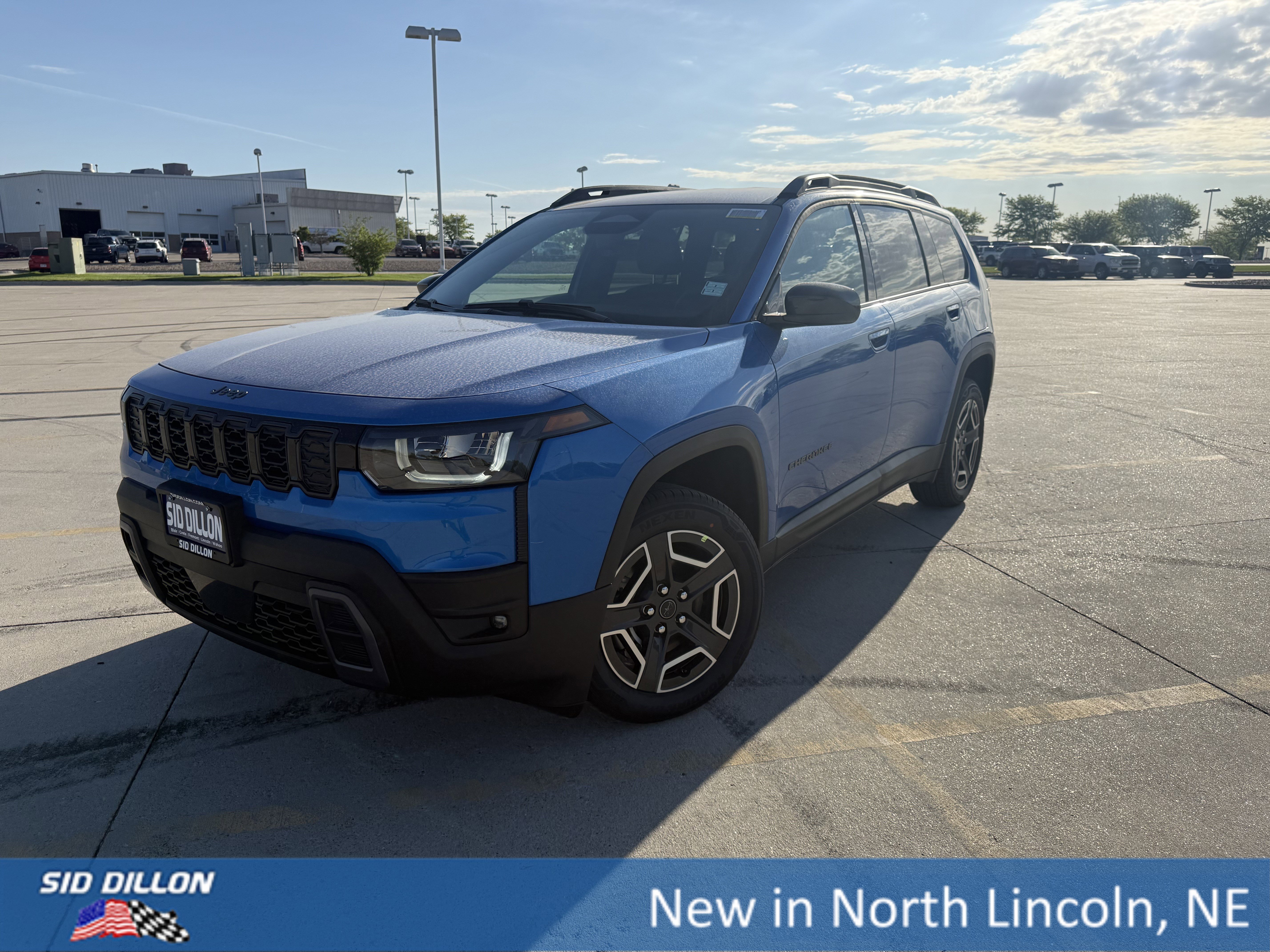 2026 Jeep Cherokee Laredo HEV 4X4's photo