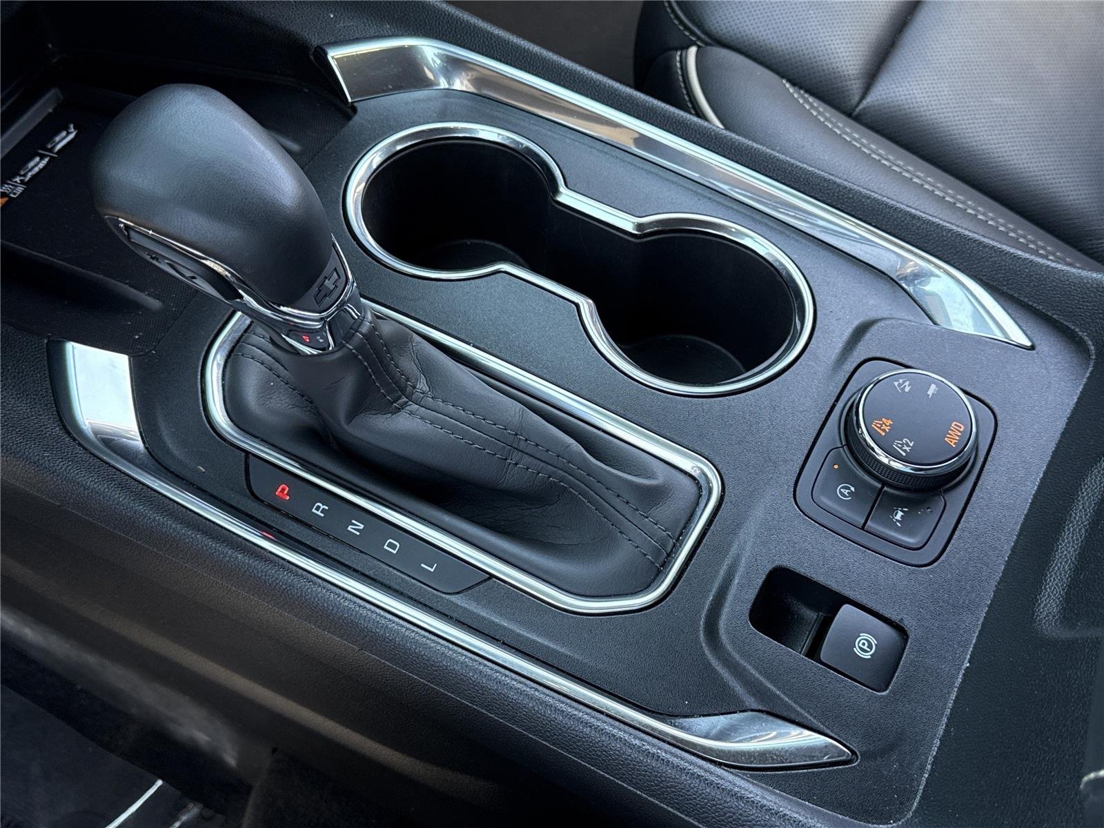 Used 2023 Summit White Chevrolet Premier image 9