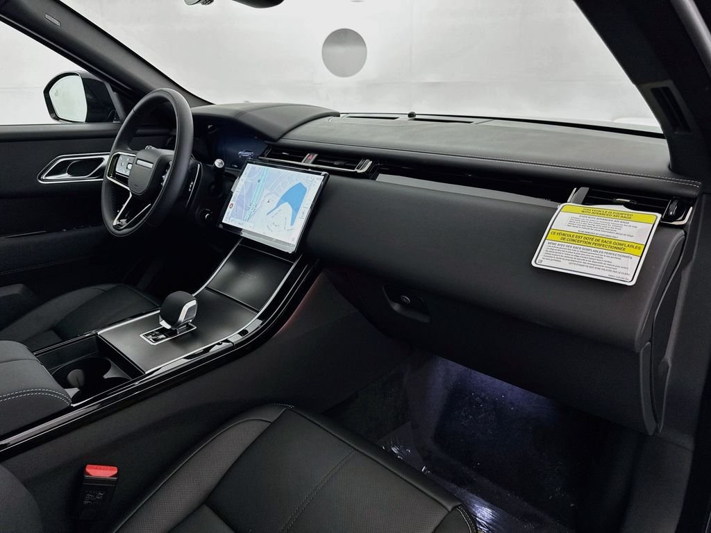 New 2026 Santorini Black Land Rover Belgravia Edition image 30