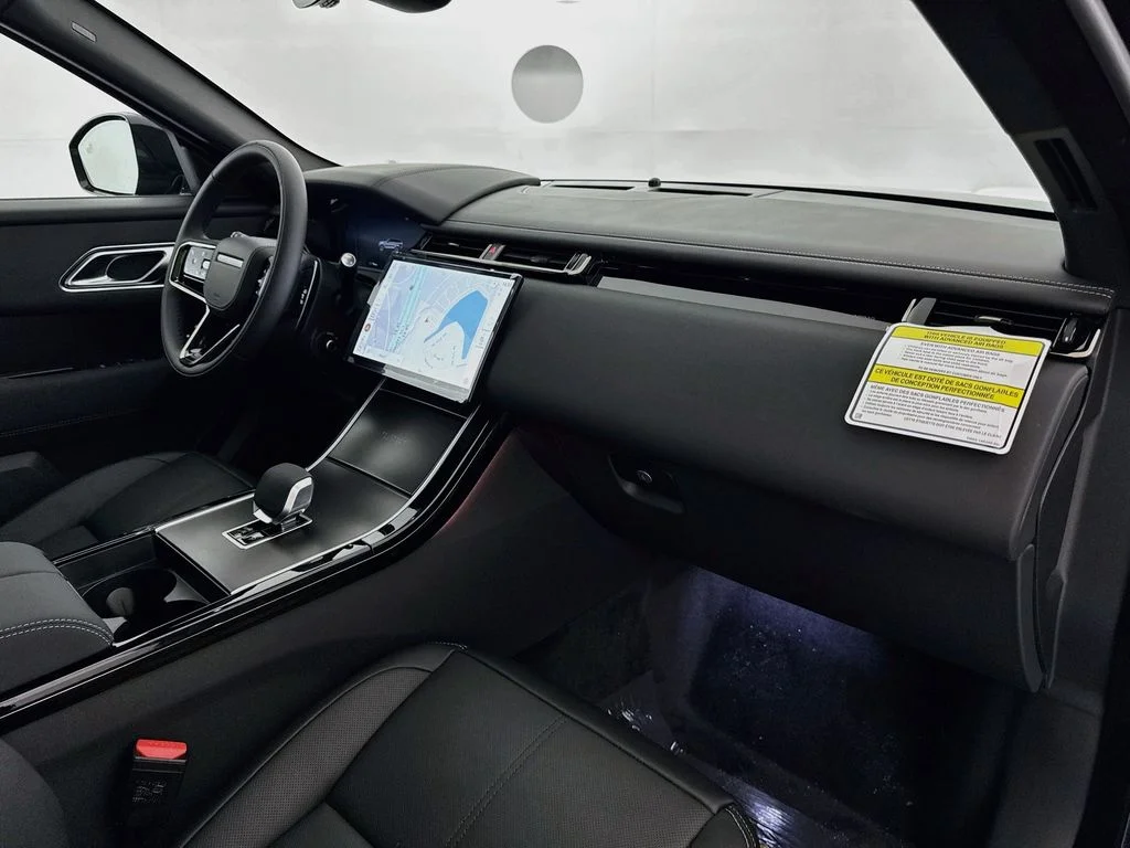 New 2026 Santorini Black Land Rover Belgravia Edition image 30