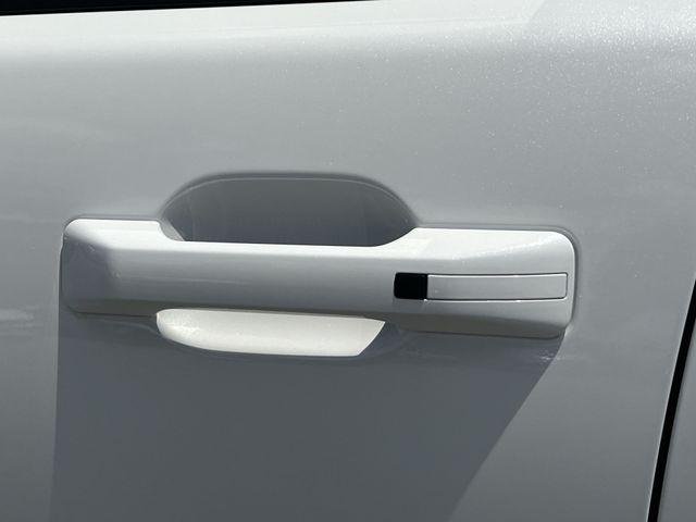 New 2026 White Hyundai SE FWD image 37