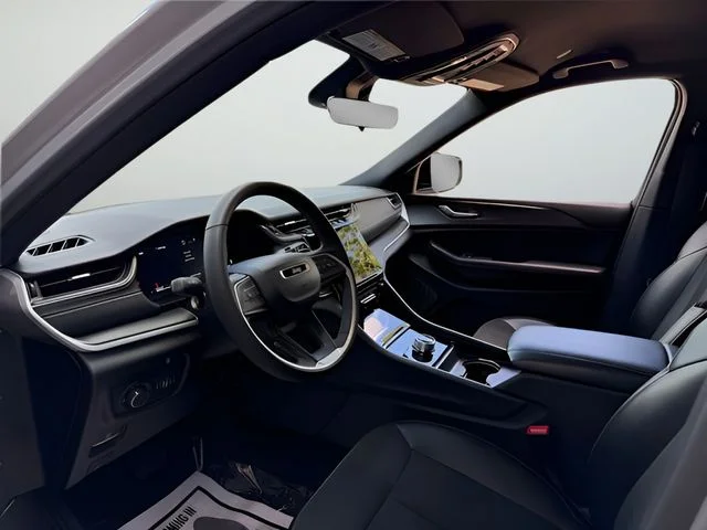 Used 2025 Silver Jeep Altitude image 23