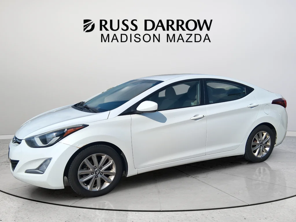 Used 2015 White Hyundai SE image 1