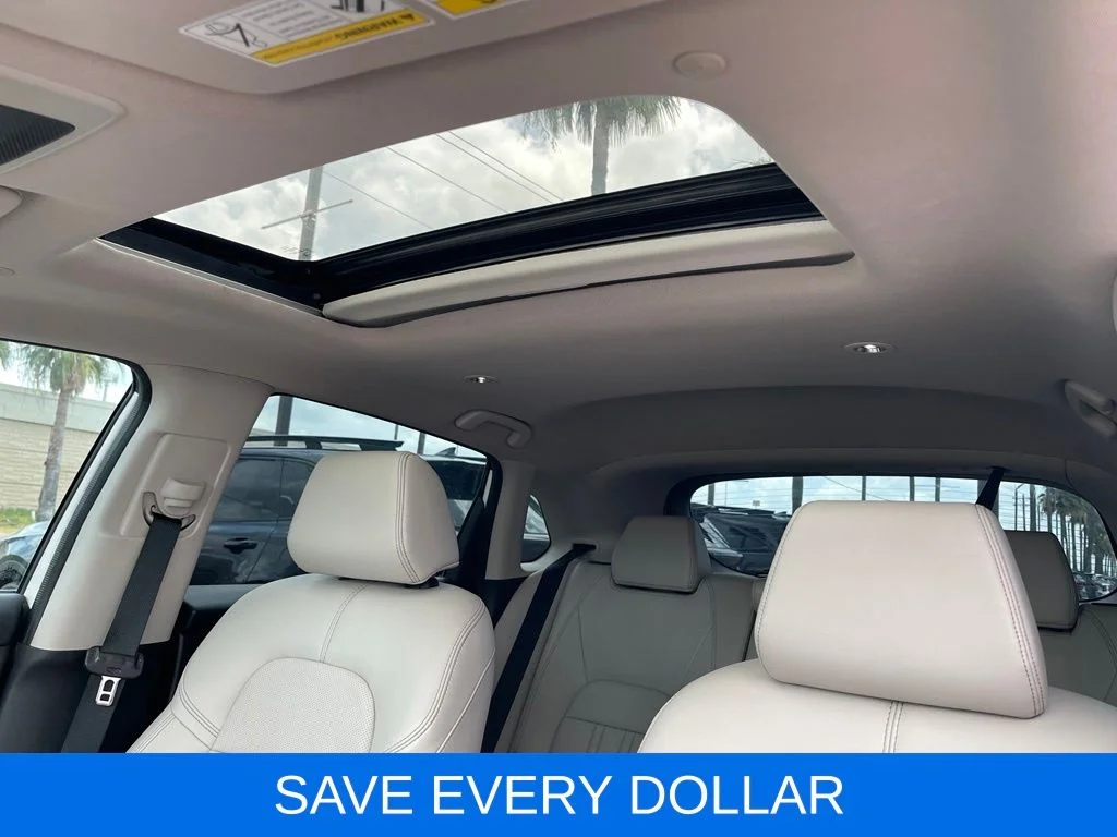 Used 2024 White Honda EX-L image 23