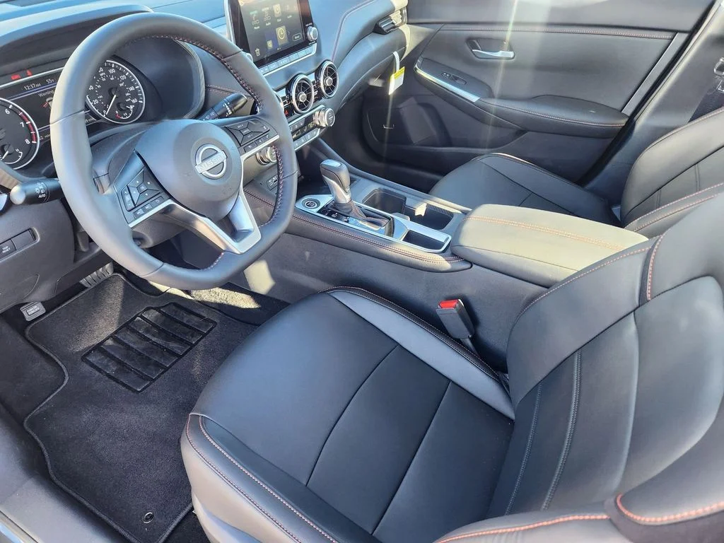2025 Nissan Sentra SR - Photo 13