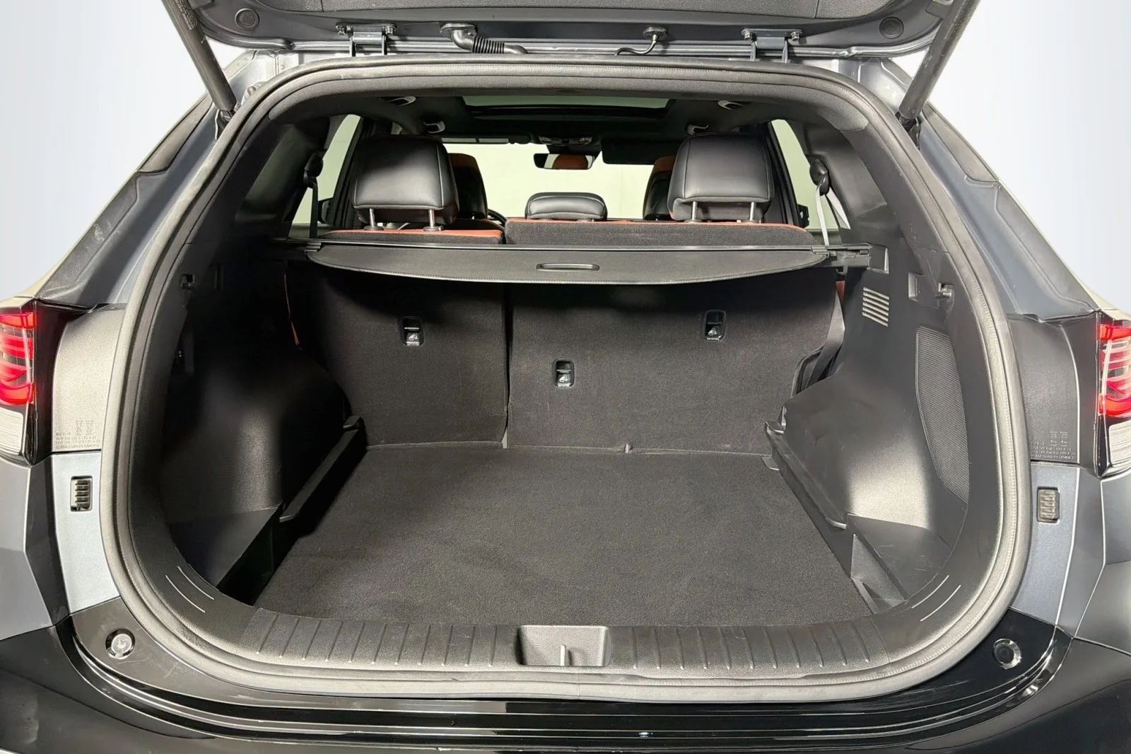Used 2023 SHADOW MATTE GREY Kia SX-Prestige image 22