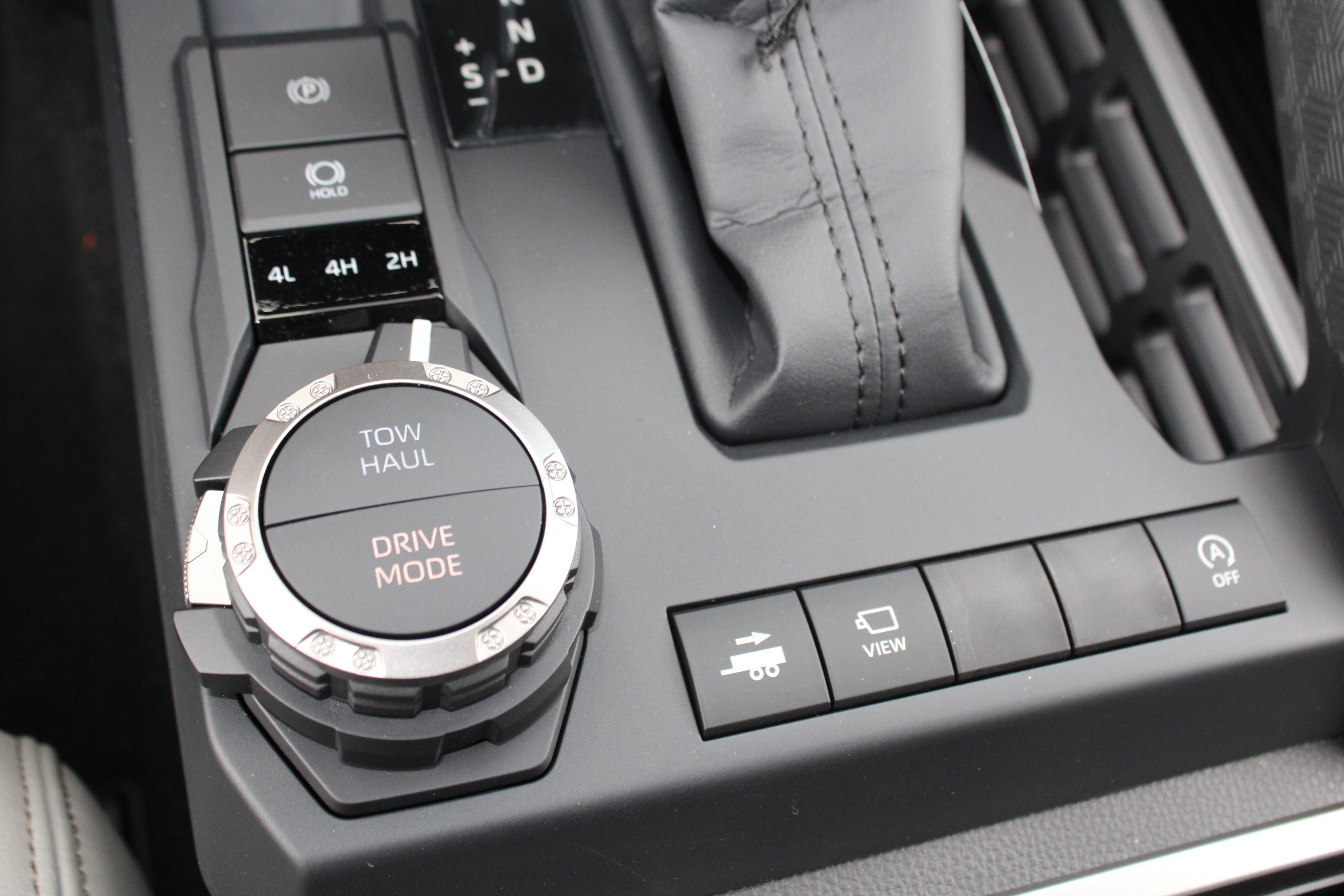 New 2026 Wind Chill Pearl <sup>1</sup> Toyota  Limited image 33