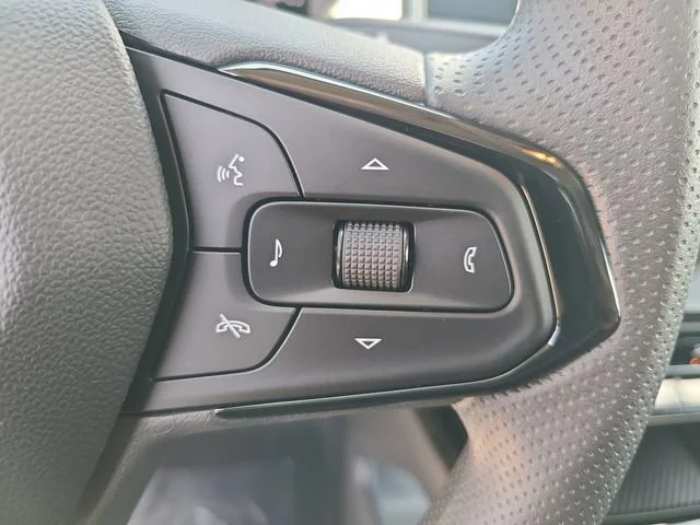 New 2027 Summit White Chevrolet LT image 26