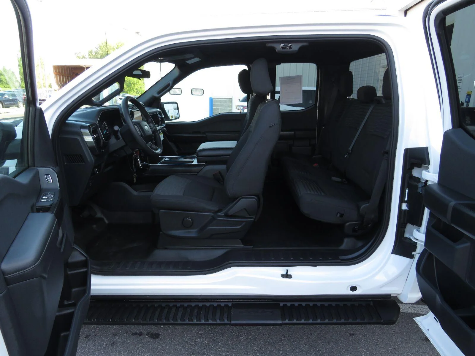 Used 2023  Ford XL image 24