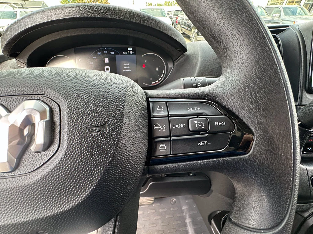 Used 2025 White Ram Base image 32