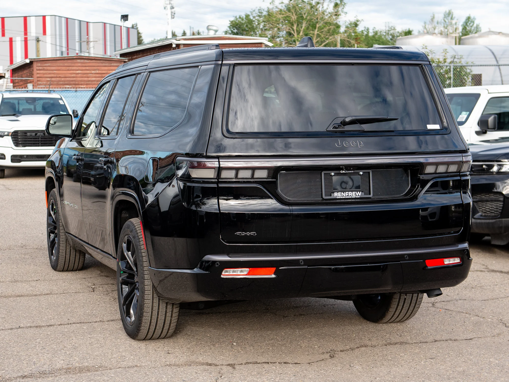 Used 2026 Black Jeep Summit Reserve* image 4
