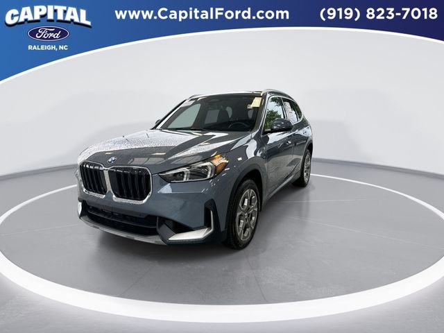 Used 2023 Gray BMW xDrive28i image 4