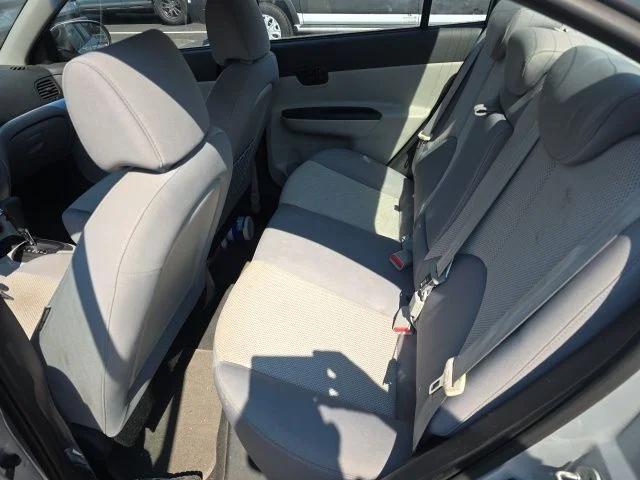 Used 2010 Platinum Silver Metallic + Pearl Hyundai GLS image 7