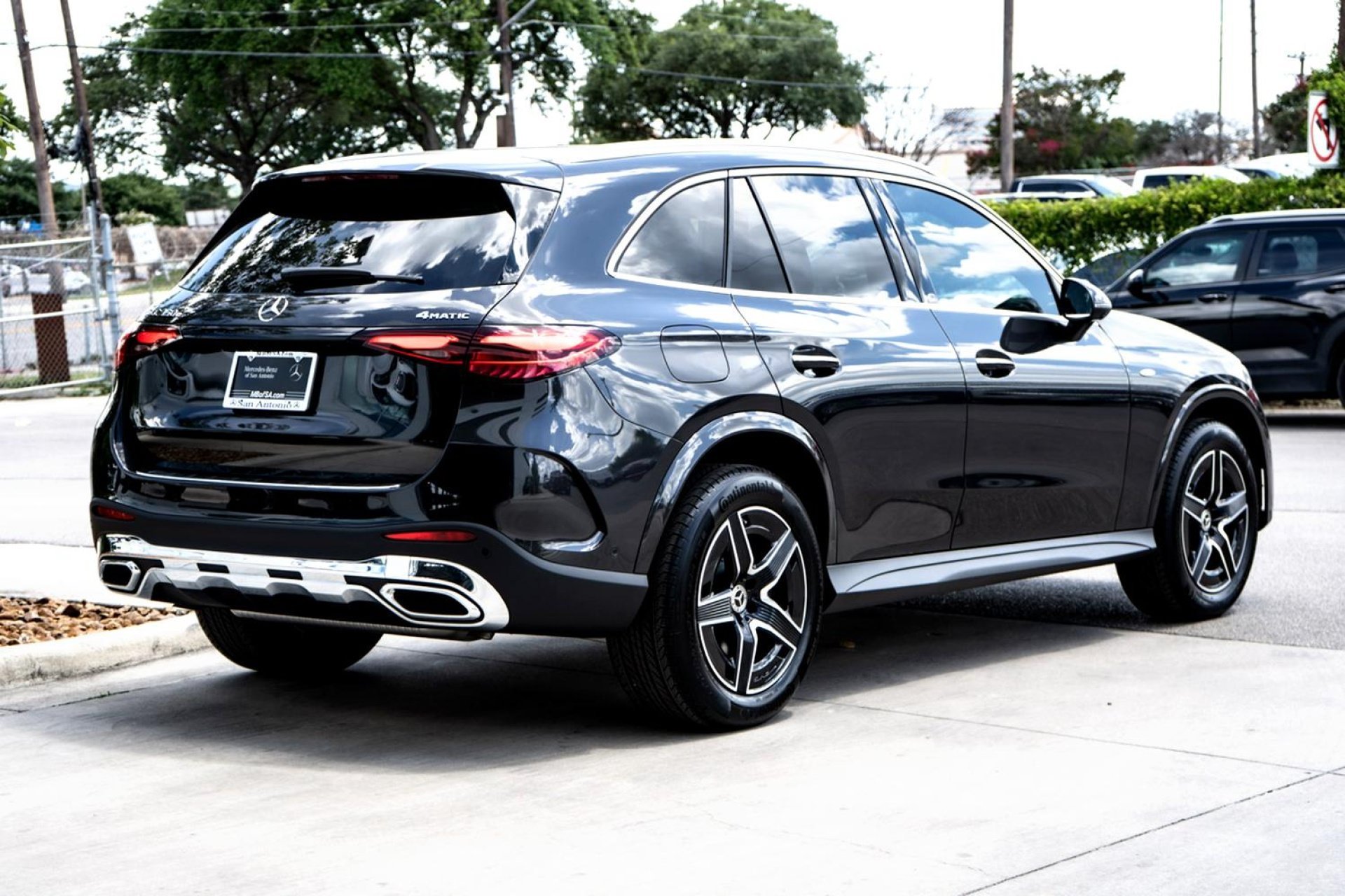 2025 Mercedes-Benz GLC Base - Photo 6