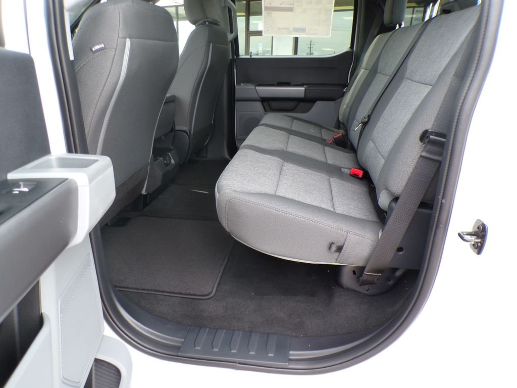 New 2026 Oxford White Ford F-250® XL image 27