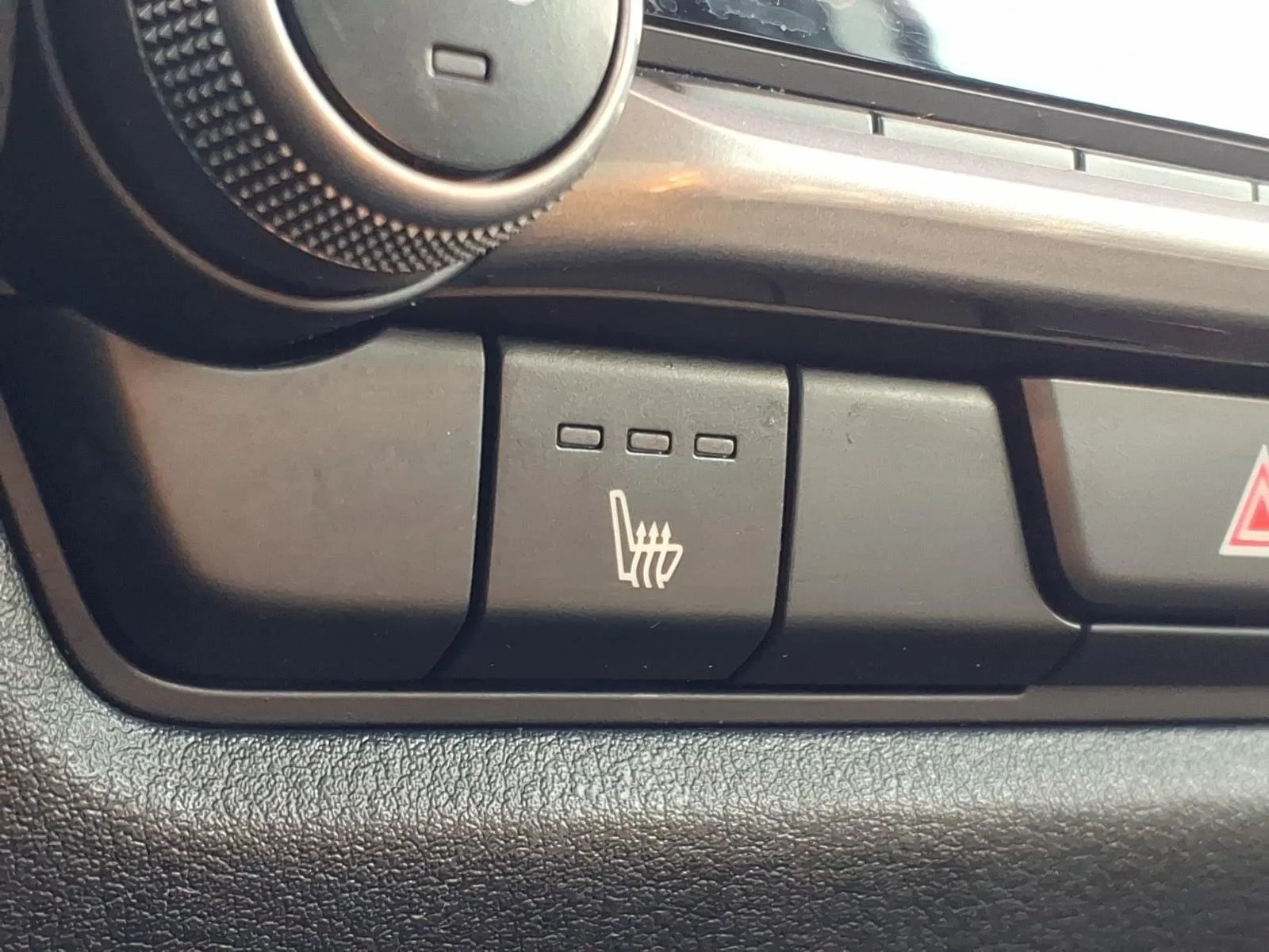 Used 2025 Wind Chill Pearl Mazda 2.5 S Preferred Package image 5