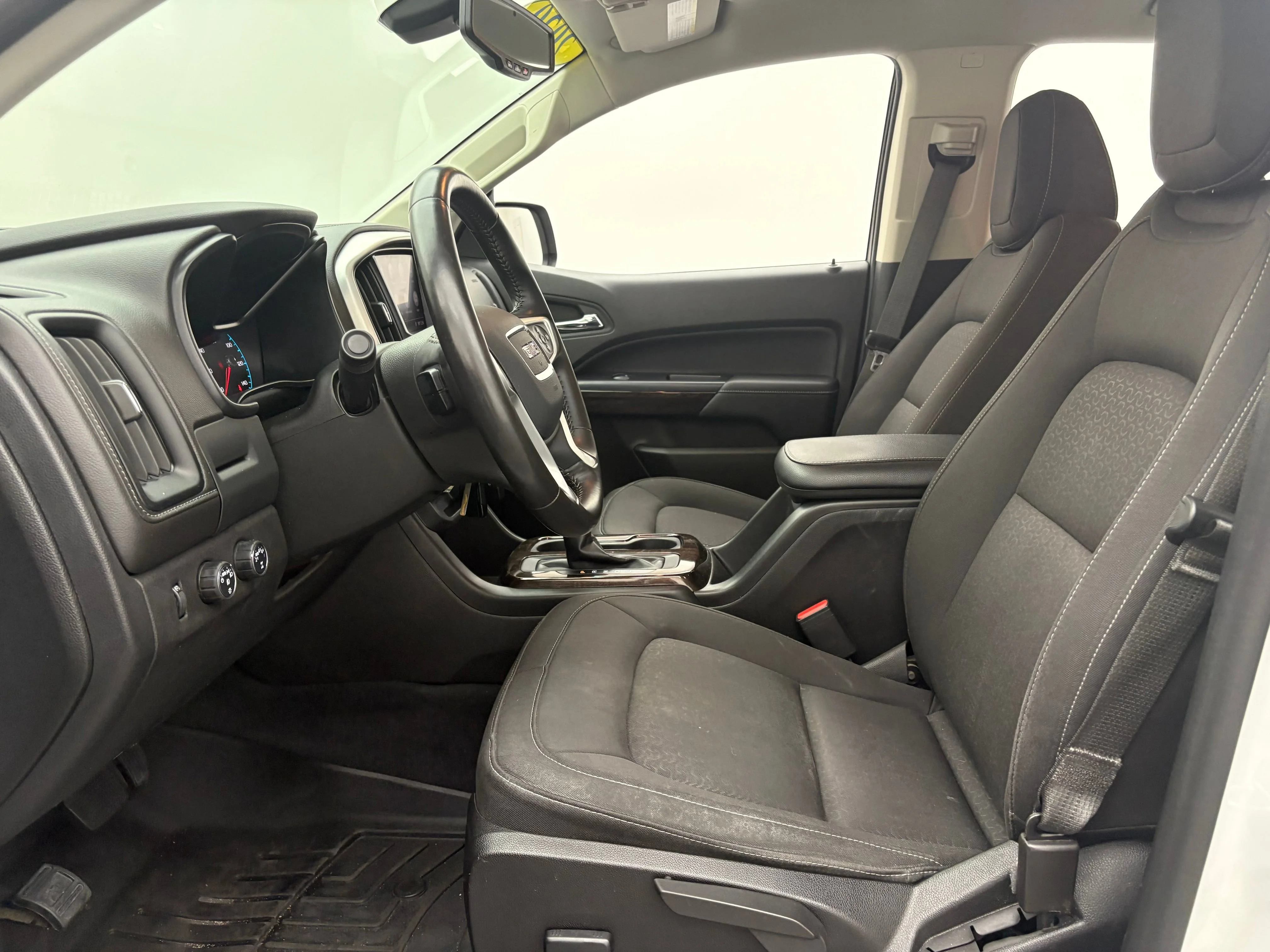 Used 2020 SUMMIT WHITE GMC 4WD SLE image 15