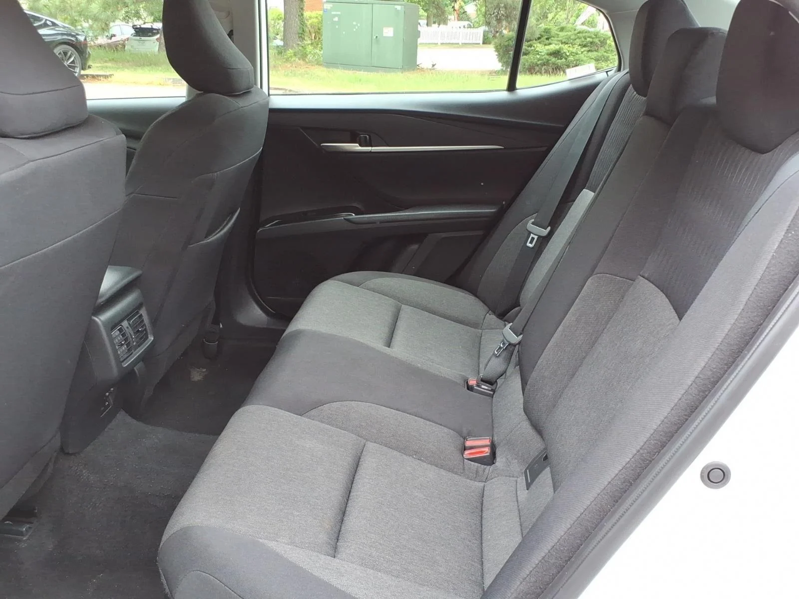 Used 2025 Ice Cap Toyota LE image 21