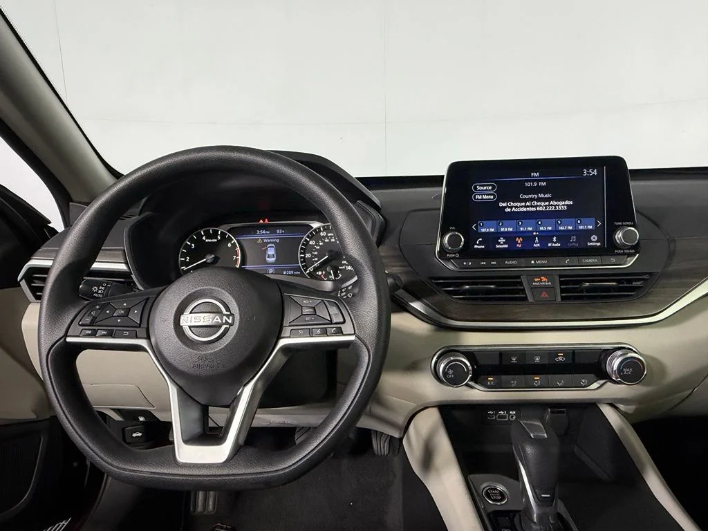 Certified Used 2025  Nissan 2.5 SV image 13