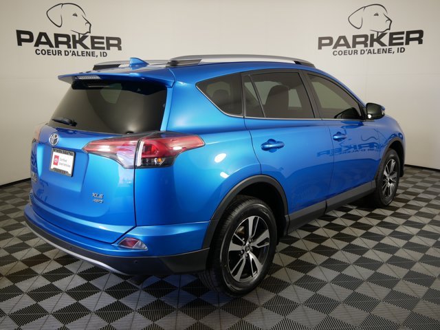 Used 2017 Electric Storm Blue Toyota XLE w/ Convenience Pkg image 5